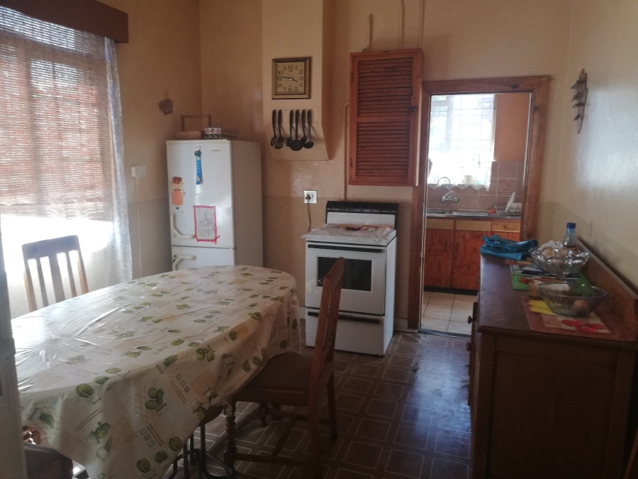 4 Bedroom Property for Sale in Oakdale Western Cape